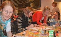 Bingo sekä tietokilpailu tiimeittäin
